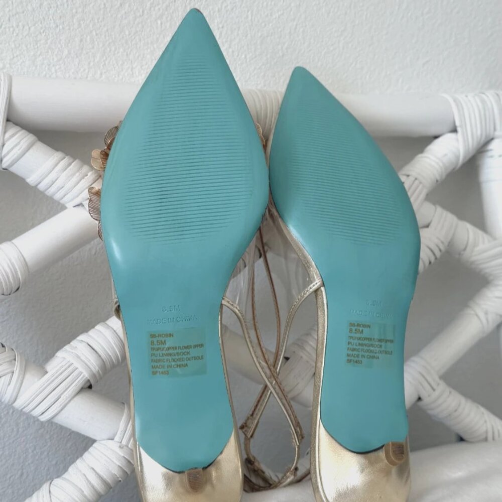 Betsey Johnson Womens Robin Heel Shoes Pump Flower Embellisments Gold Sz 8.5 New - Picture 9 of 11